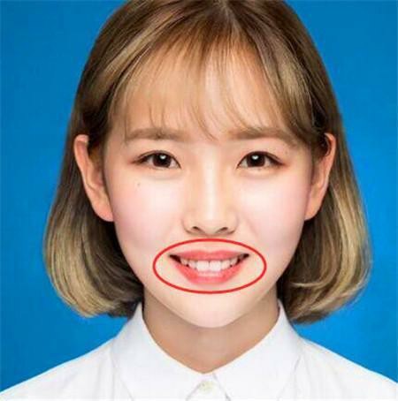拍照嘴唇注重